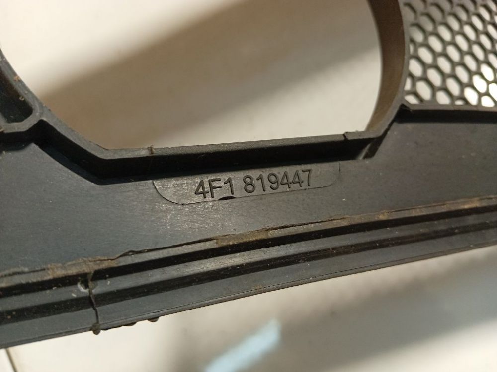 4F1819447 Audi A6 2007 Wiper Muolding - FRONT - Thumbnail 4