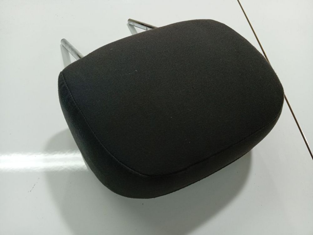 BMW 3-Series 2002 подголовник - Thumbnail 4