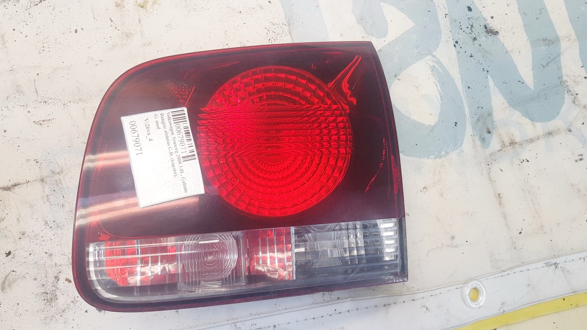 Volkswagen Touareg 2008 Tail light inner - REAR RIGHT