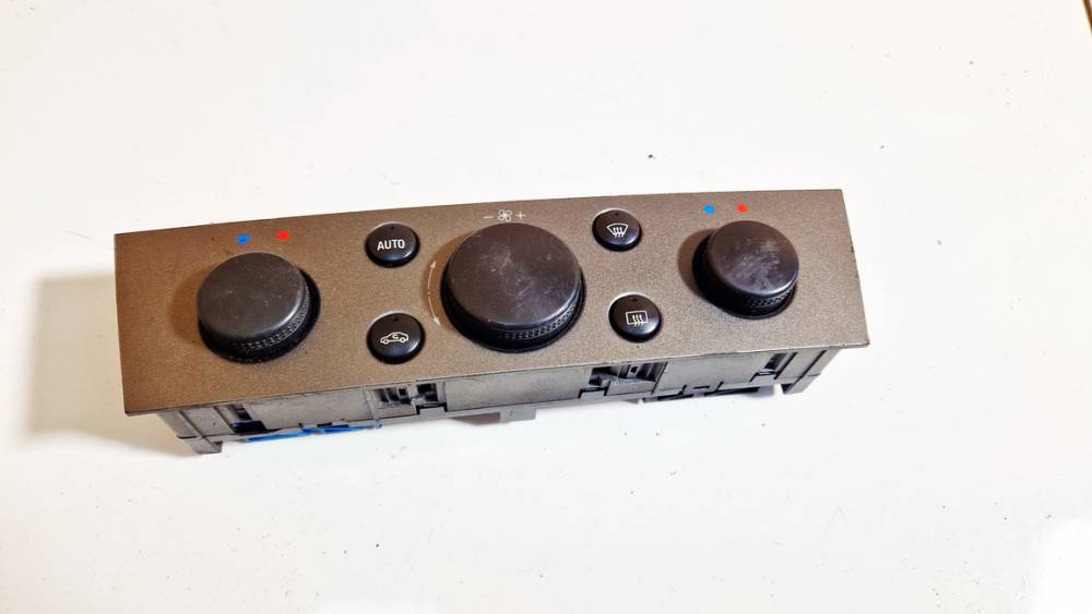 13130001 Opel Vectra 2002 Panel sterowania klimatyzacją (przełączniki ogrzewania)