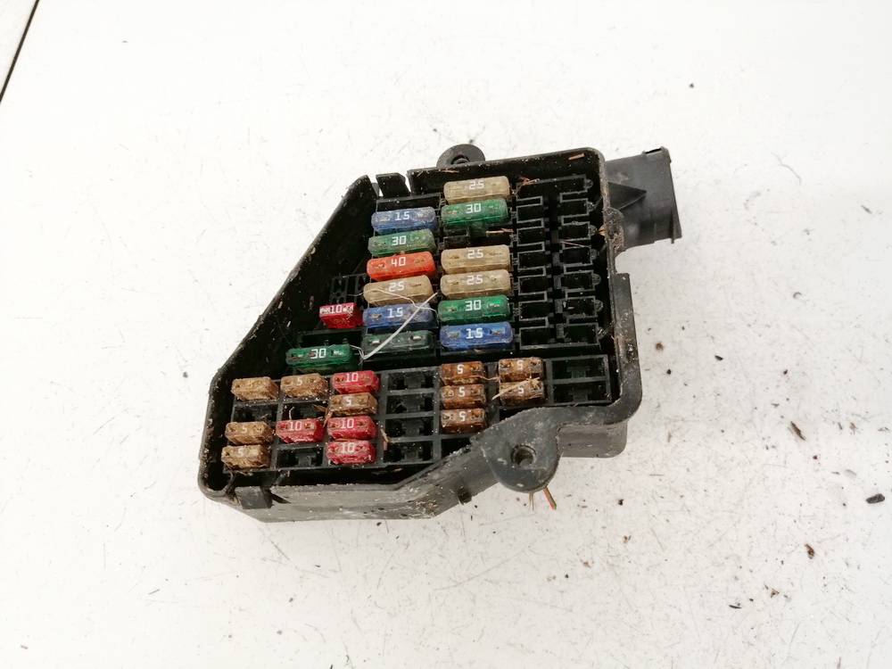 8D1941824 Volkswagen Golf 2000 Fuse box - Thumbnail 2