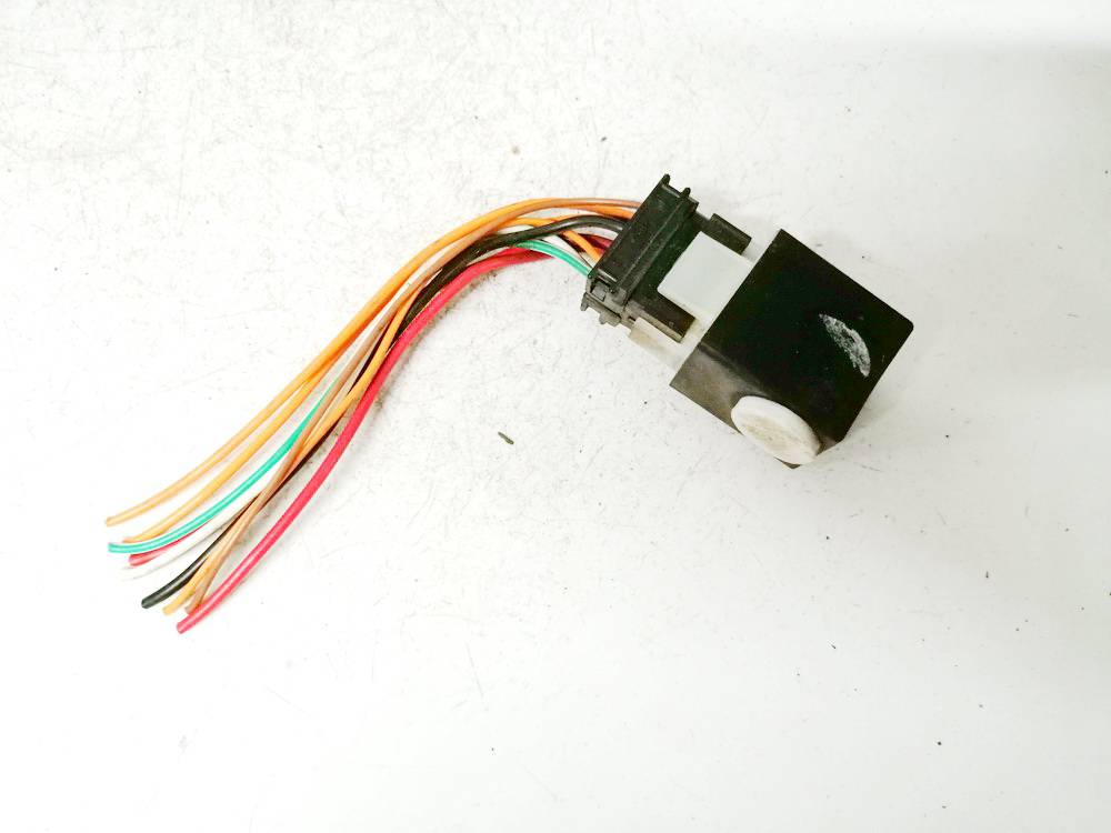 REF02480 Renault Espace 1992 Relay module