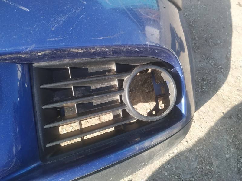 Volkswagen Golf 2005 Rejilla inferior del parachoques delantero - DELANTERO IZQUIERDO
