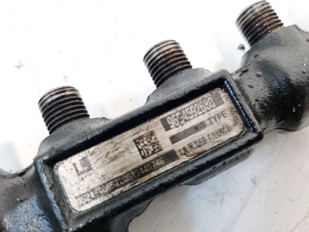9654592680 Citroen Xsara Picasso 2006 Fuel injector rail (injectors)(Fuel distributor) - Thumbnail 4