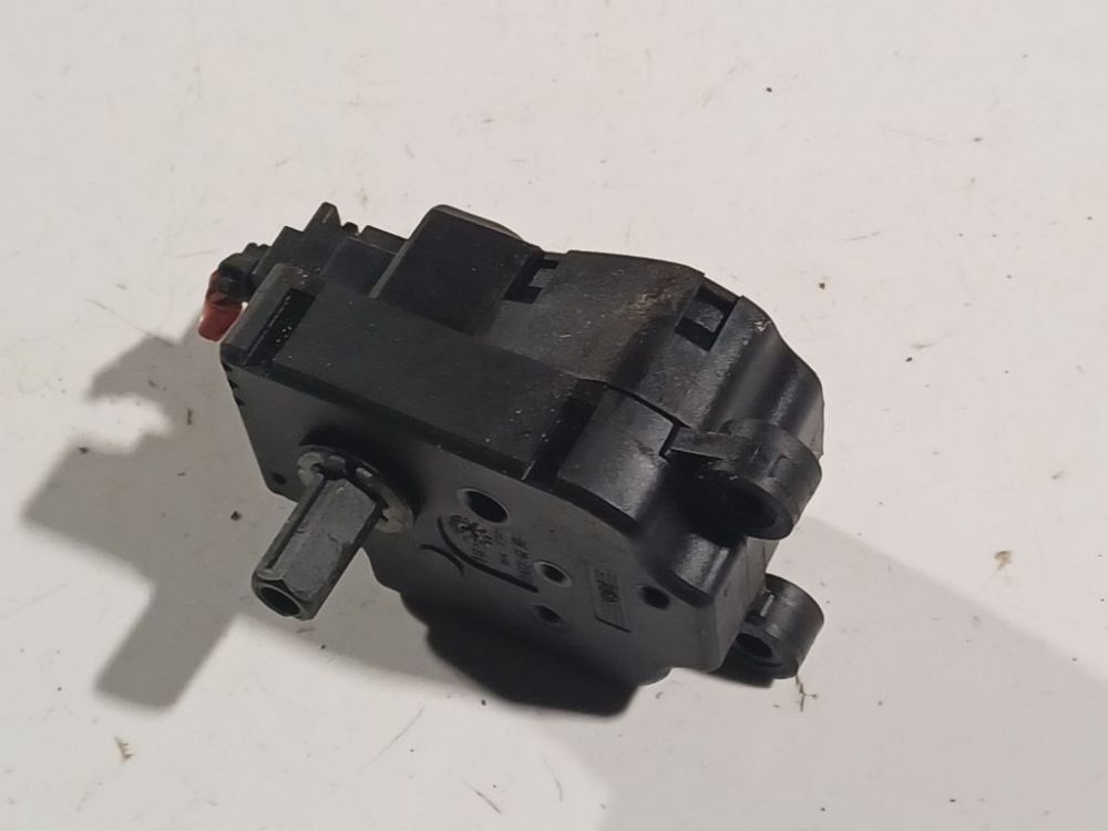 1S7H19E616AA Ford Mondeo 2002 Heater Vent Flap Control Actuator Motor - Thumbnail 3