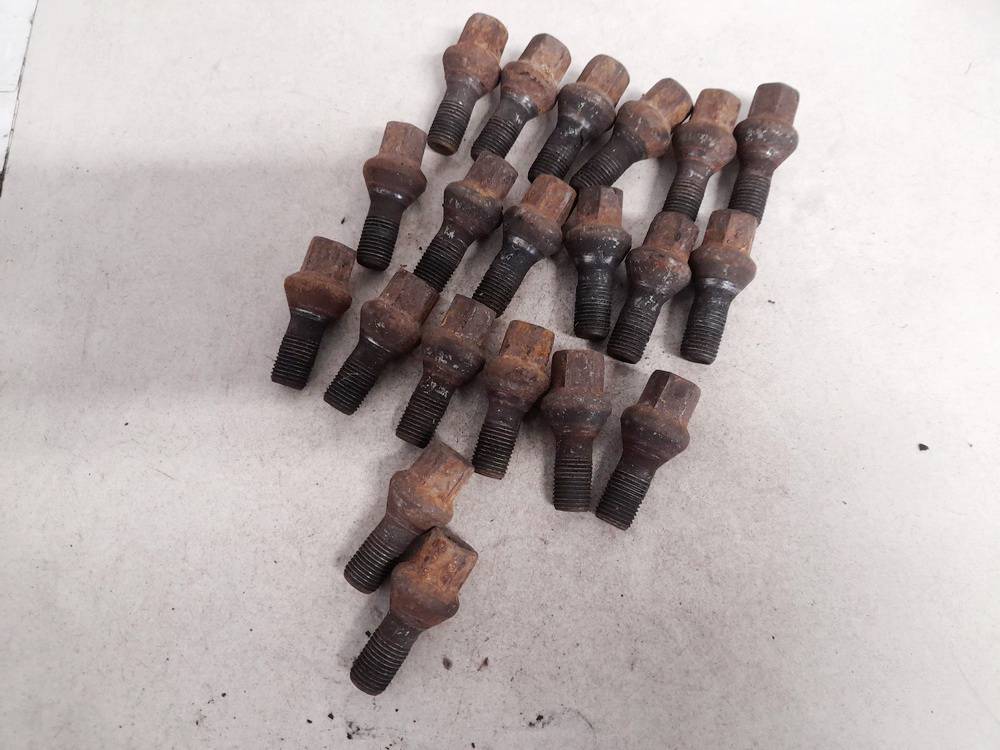 Fiat Ulysse 2003 Vehicle Wheel Nuts kit