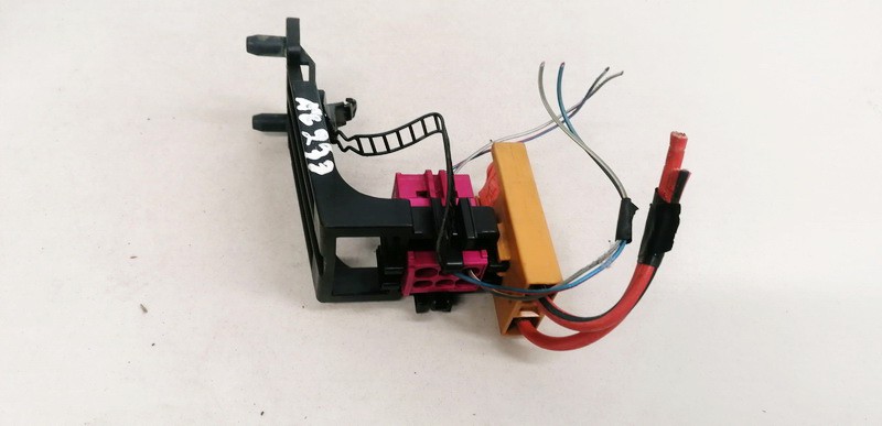 8D0937545F Audi A4 1995 Connector