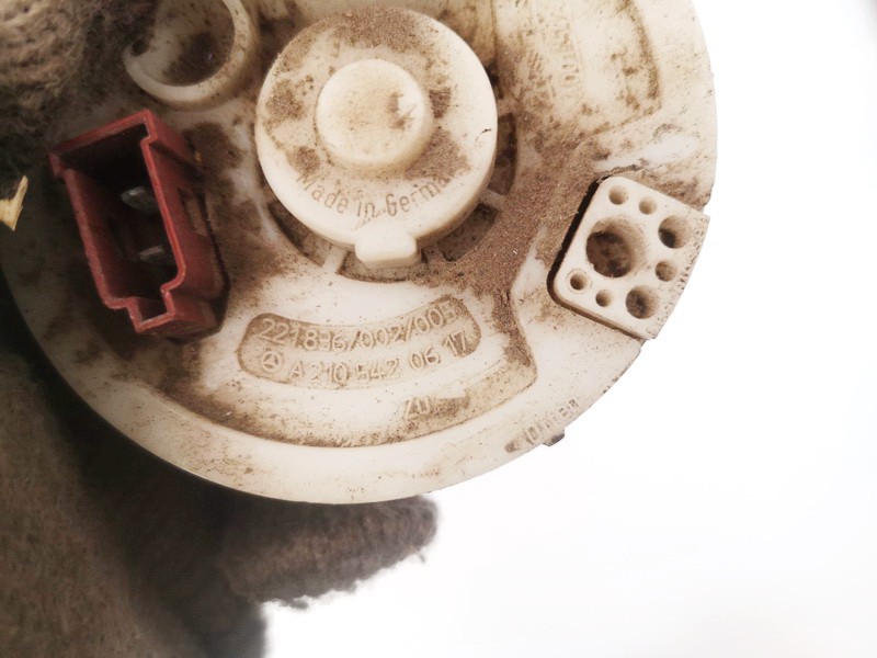 A2105420617 Mercedes-Benz E-CLASS 1997 Capteur de jauge de carburant - Thumbnail 3