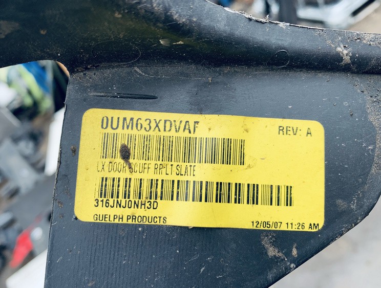 316JNJ0NH3D Chrysler 300C 2009 Wykończenie wnętrza (plastikowe elementy) - Thumbnail 3