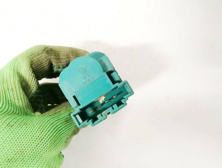 1C0945511A Audi A3 2002 Czujnik świateł hamulca (przekaźnik-klakson) - Thumbnail 3