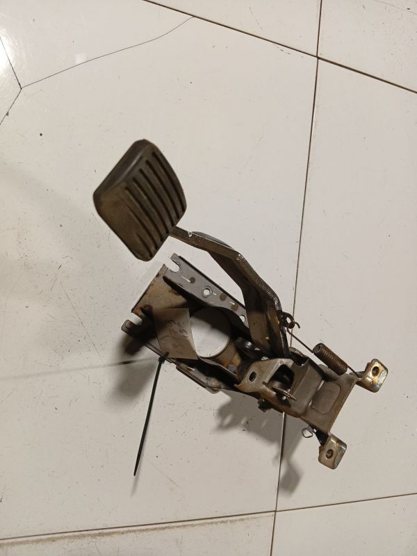 Hyundai Getz 2004 Pedał hamulca