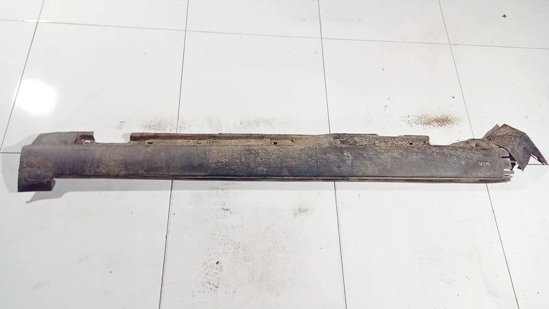 30698906 Volvo V50 2005 Right Sill Moulding