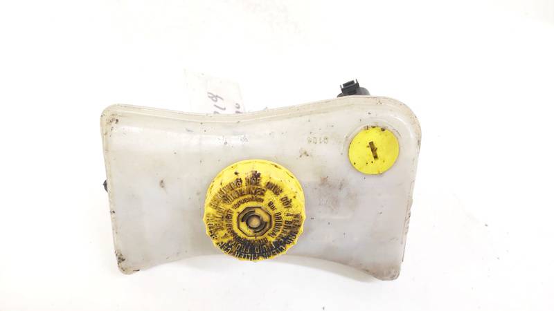 320670094 Volkswagen Passat 2004 Brake Master Cylinder Reservoir