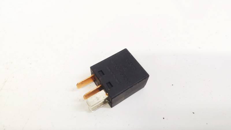 MB953382 Mitsubishi Colt 2004 Relay module - Thumbnail 2