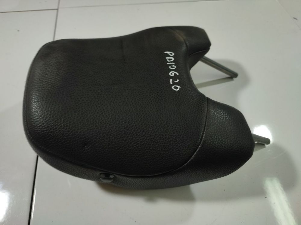 Volvo V70 2006 Sedynes galvos atlosas (galvos atrama)