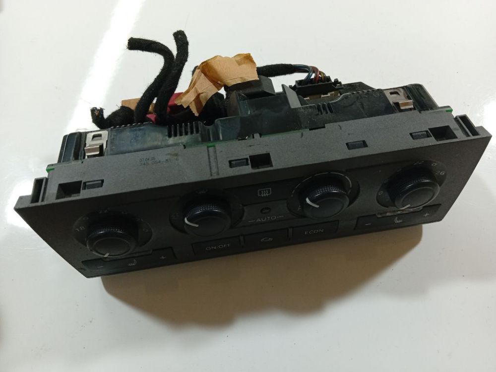 4F1820043G Audi A6 2005 Climate Control Panel (heater control switches)