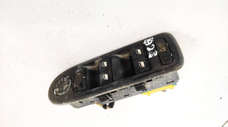 96644917XT Citroen C5 2009 Power window control (Window Regulator-Window Switch)