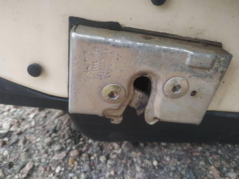 443837016G Audi 100 1987 Duru spyna P.D.