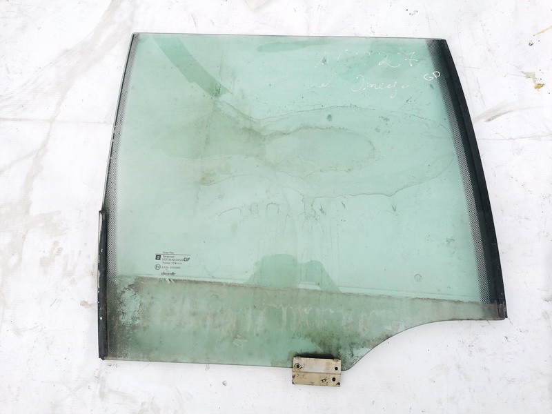 Opel Omega 2002 Duru stiklas G.D.