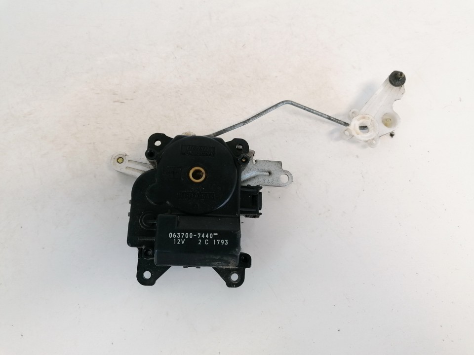 0637007440 Toyota Previa 2001 Silnik klapki nagrzewnicy