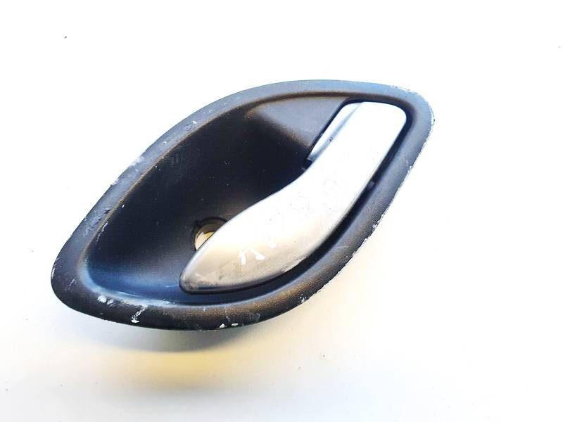 8200000724B Renault Laguna 2001 Door Handle Interior - REAR RIGHT