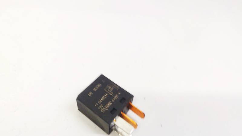 MB953382 Mitsubishi Colt 2004 Relay module - Thumbnail 3
