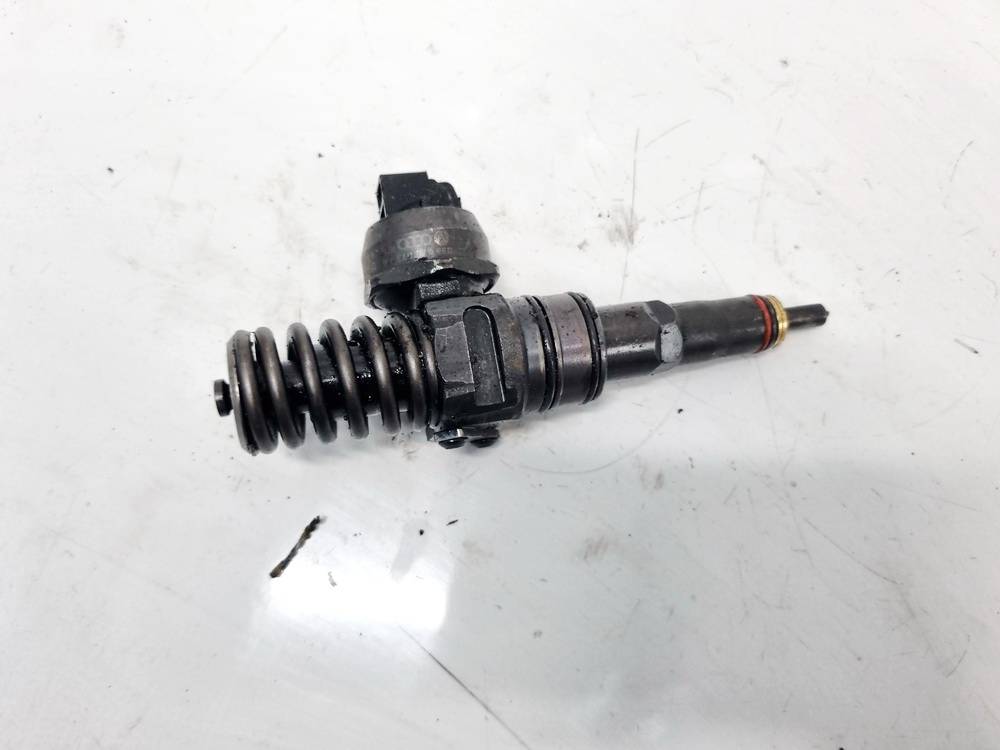 038130073AG Volkswagen Golf 2004 Fuel Injector