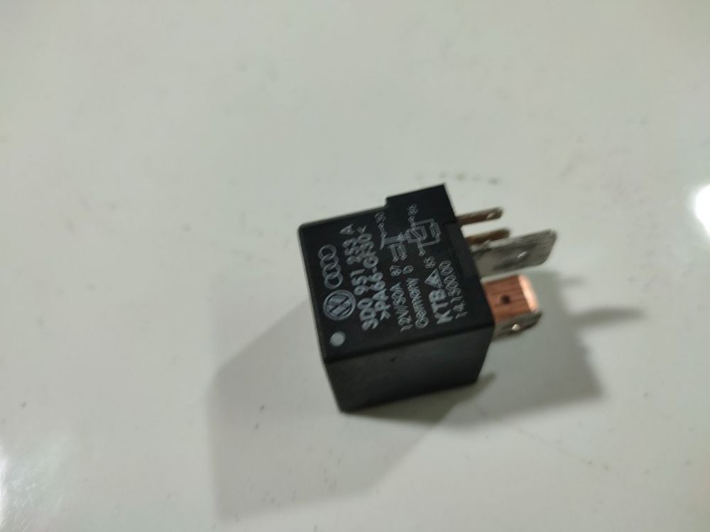 3D0951253A Porsche Cayenne 2003 Relay module