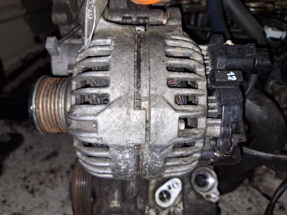 028903028E Volkswagen Passat 2008 Alternator