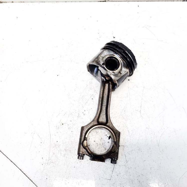 Volvo XC 90 2009 Tłok z korbowodem