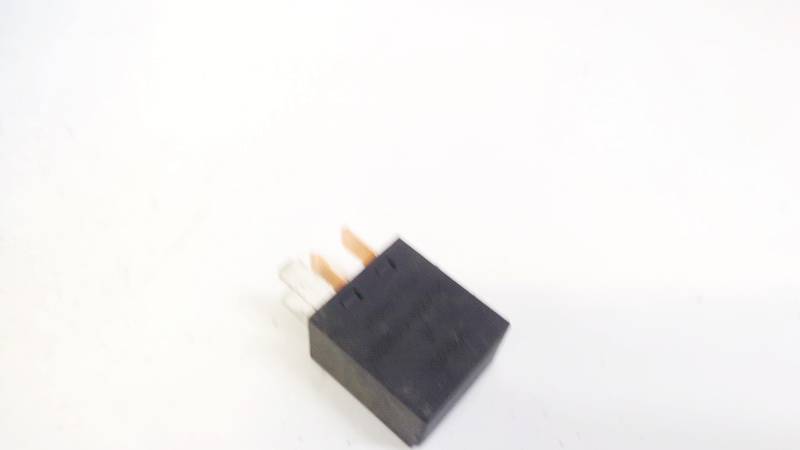 MB953382 Mitsubishi Colt 2004 Relay module - Thumbnail 2
