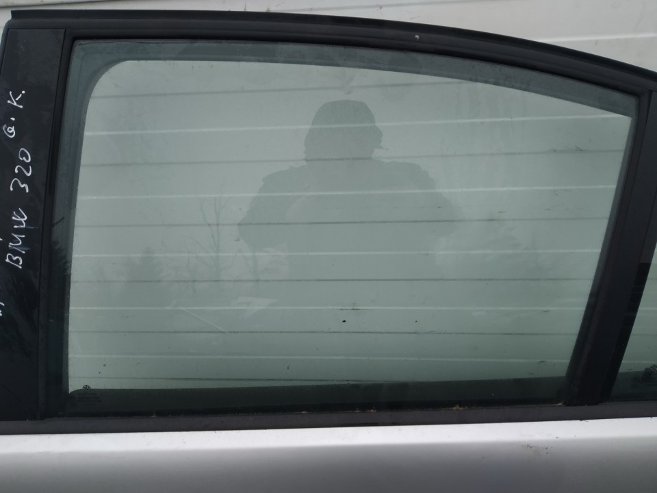 BMW 3-Series 2005 Duru stiklas G.K.