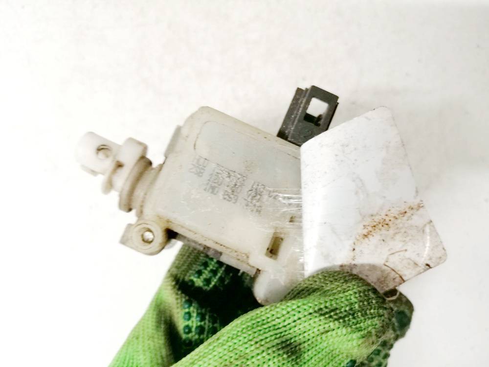 1M0959781A Skoda Octavia 2013 Élément de Réglage Central - Thumbnail 3