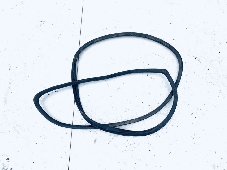 Toyota Avensis Verso 2005 Uszczelka drzwi - PRZEDNIE LEWE