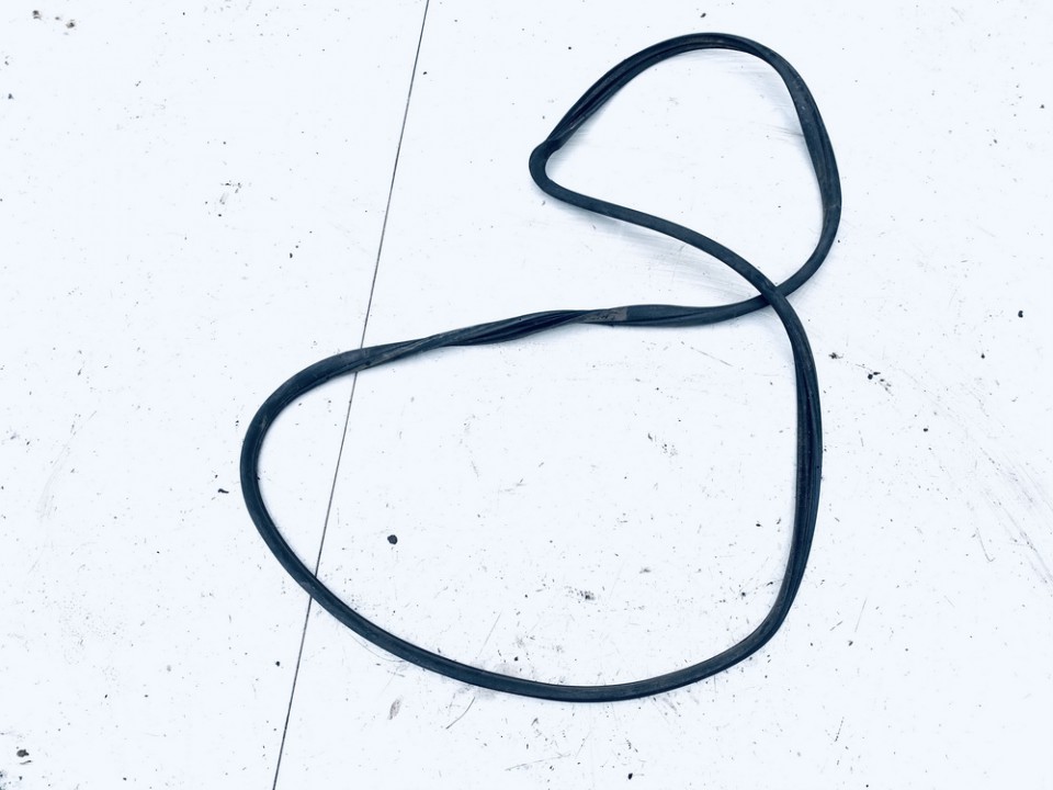 Toyota Avensis Verso 2005 Uszczelka drzwi - TYLNE PRAWE