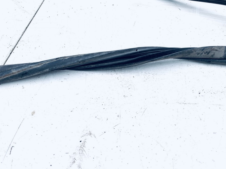 Toyota Avensis Verso 2005 Uszczelka drzwi - TYLNE PRAWE - Thumbnail 2