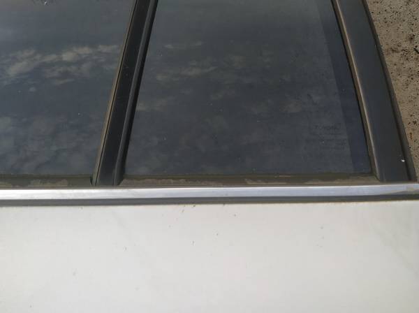 Toyota Highlander 2012 Durvju stikla sloksne - AIZMUGURE PA KREISI - Thumbnail 2