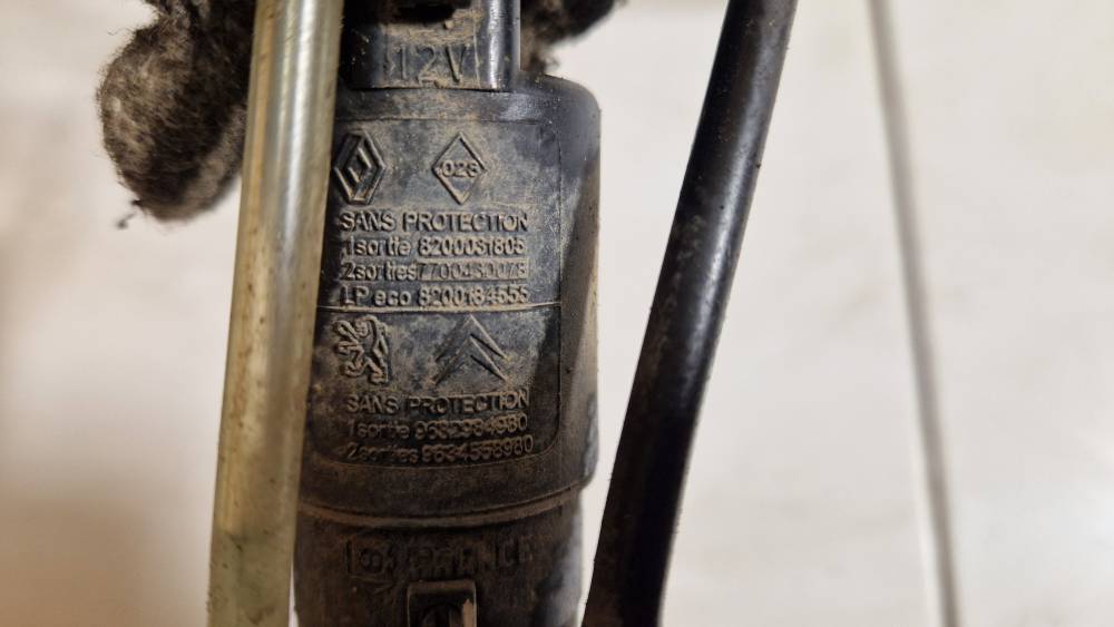 8200031805 Peugeot Partner 2005 Windshield Windscreen Washer Pump - Thumbnail 3