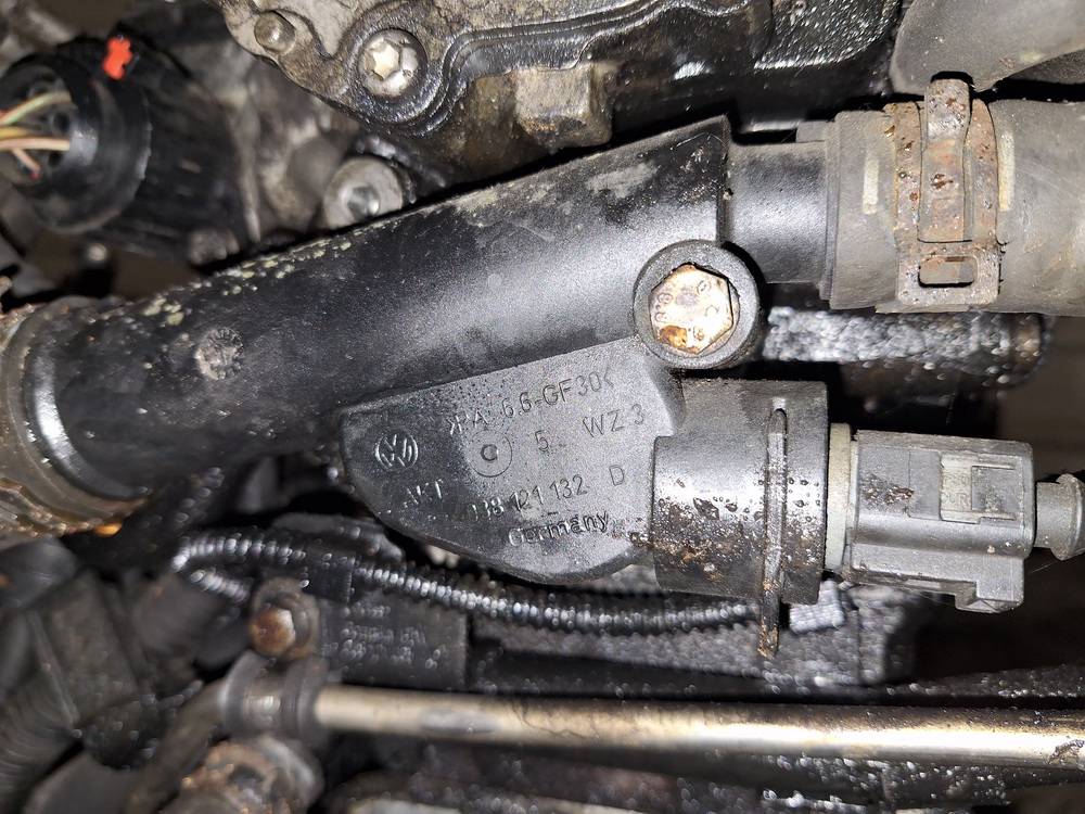 038121132 Skoda Octavia 2008 Obudowa termostatu - Thumbnail 3