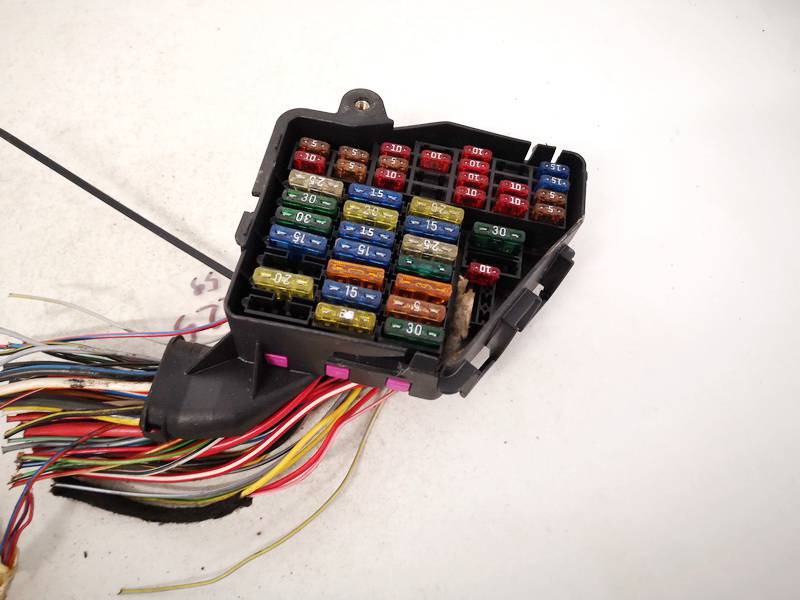 8D1941824 Audi A6 1998 Fuse box