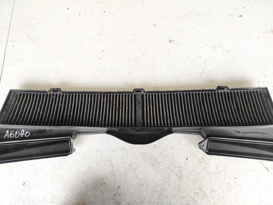 BMW 3-Series 2006 Air Intake Panel - Thumbnail 3