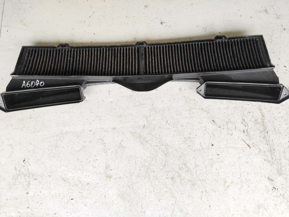 BMW 3-Series 2006 Air Intake Panel - Thumbnail 2