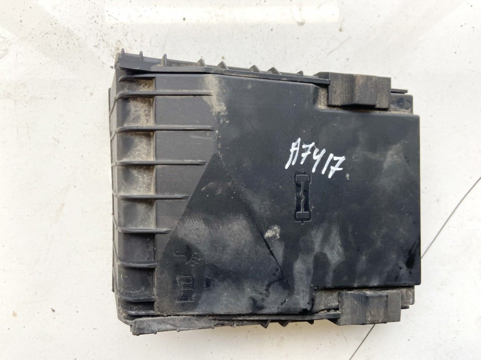 1K0937132F Skoda Octavia 2005 Drošinātāju kārbas vāks