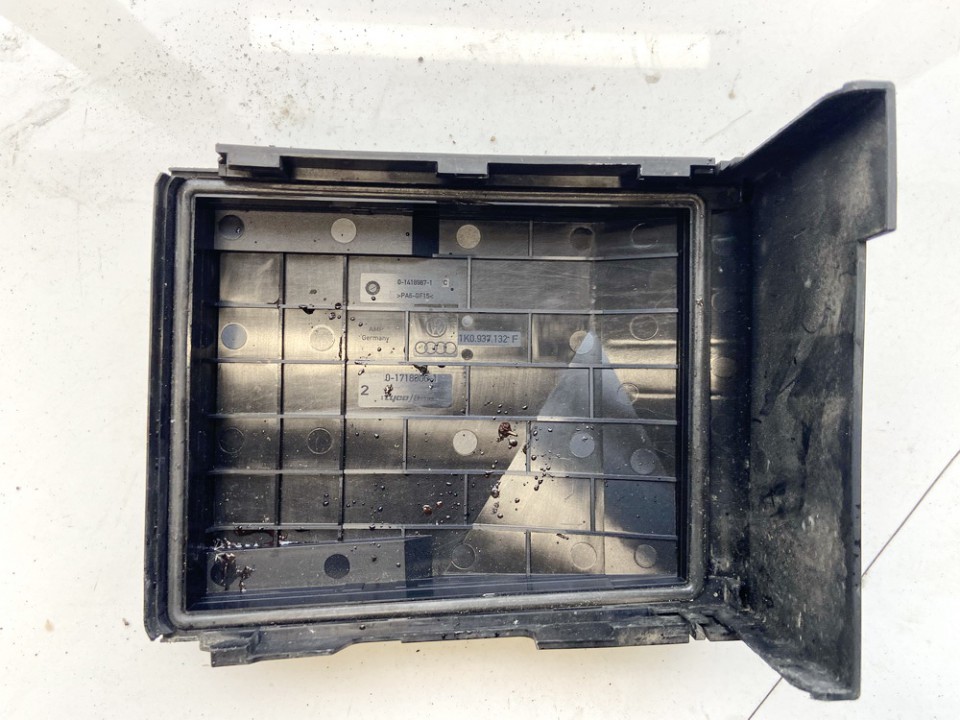 1K0937132F Skoda Octavia 2005 Drošinātāju kārbas vāks - Thumbnail 2