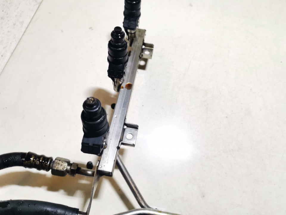 078133681AJ Audi A4 1999 Degvielas sadalītājs - Thumbnail 4