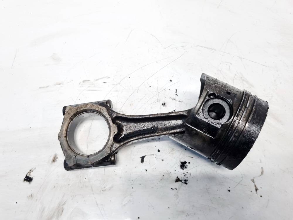 Toyota Proace 2015 Tłok z korbowodem