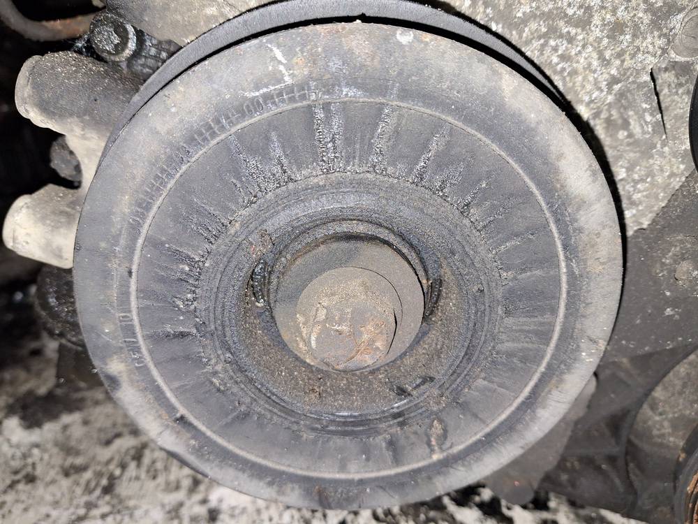 SAAB 9-3 1998 Kampiakselin hammasratas (hihnapyörä / levy)