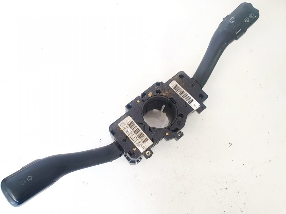 4B0953503H Skoda Fabia 2002 Pagrieziena, gaismu un logu tīrītāju rokturu komplekts