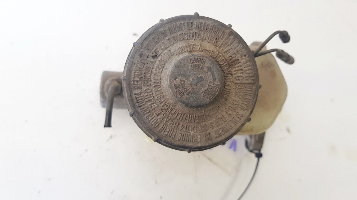 used used Brake Master Cylinder Reservoir Honda CRV 2000 2.0L 5EUR EIS01379177 Used Auto