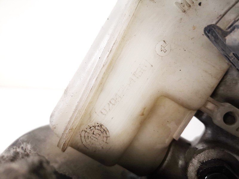 0204254156 used Brake Master Cylinder Reservoir Toyota Corolla Verso 2005 2.2L EIS01569179